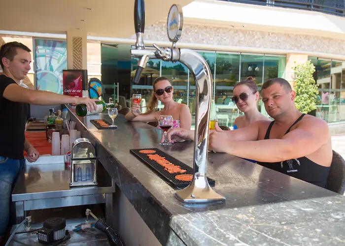 Hotel Elamir 4*